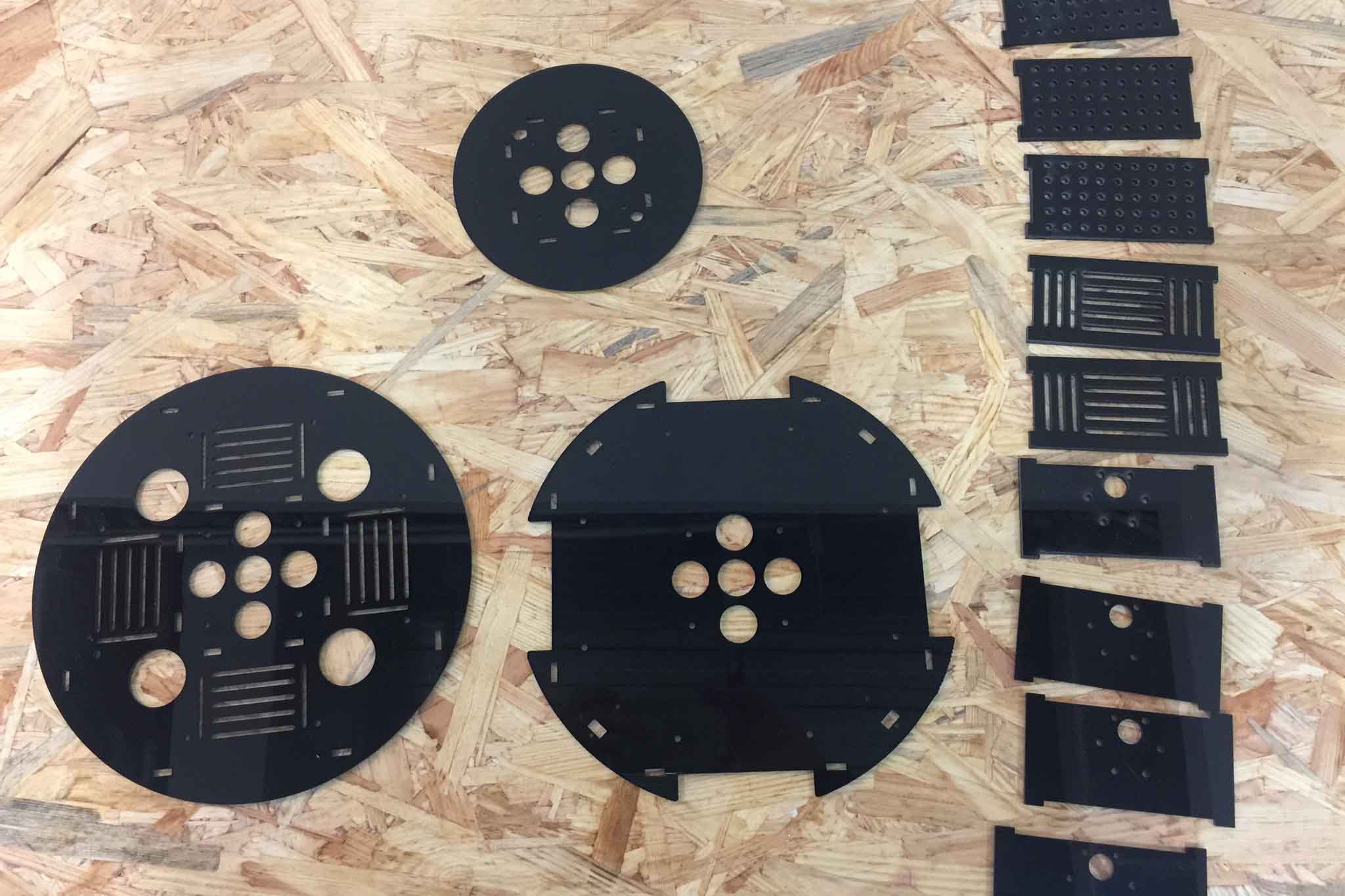 Laser cut Minus E chassis pieces